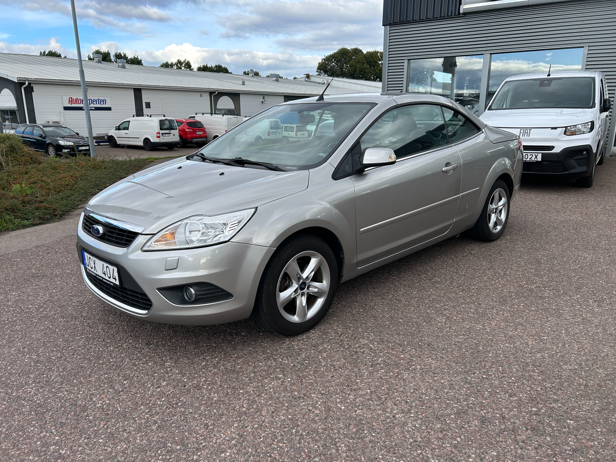 Ford Focus CC Cab 1.6 Trend Euro 4 2010, bild 4/10