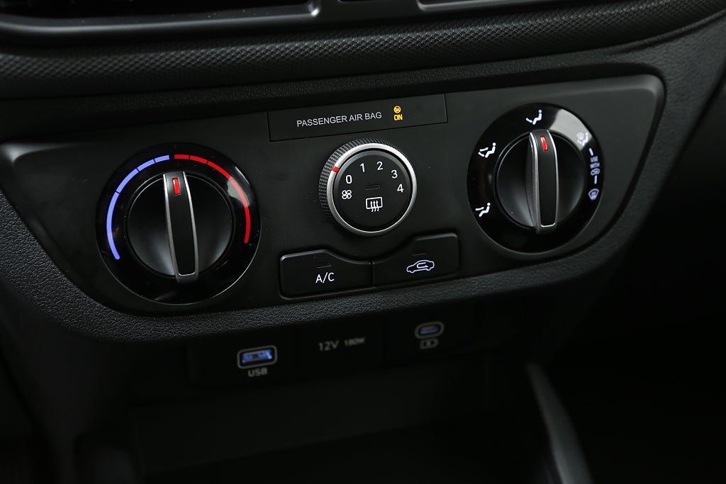 Hyundai i10 1,0 Automat Essential 2025