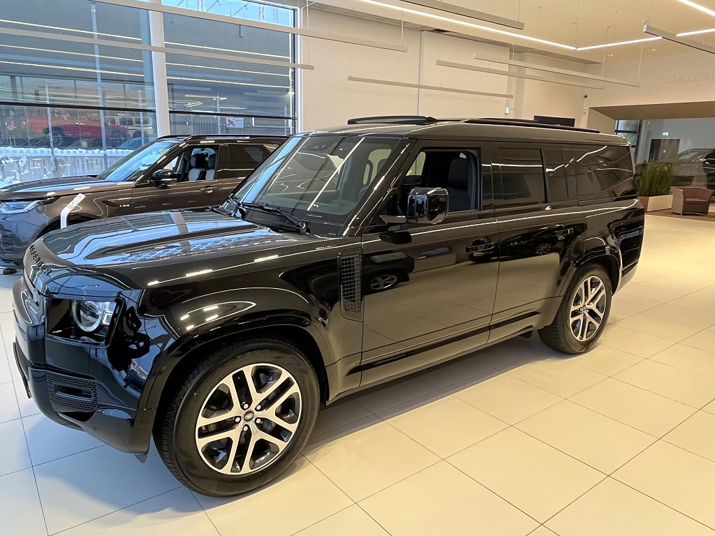 Land Rover Defender 130 D300 X-Dynamic SE / 8-sits / Black Pack / Drag