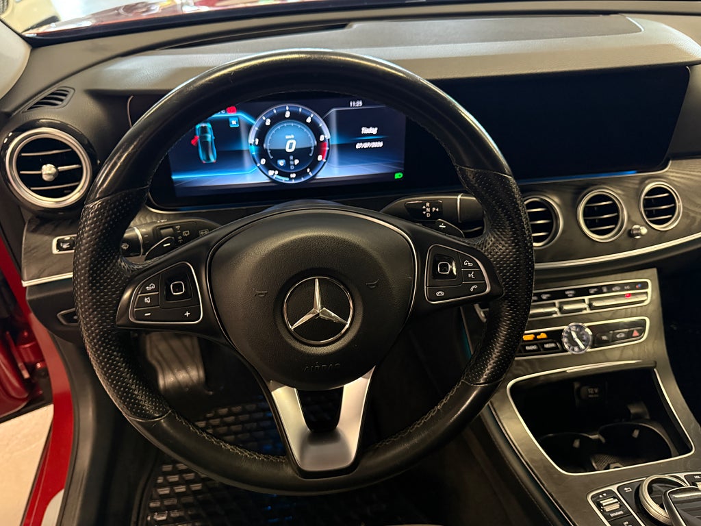 Mercedes-Benz E 2018 - miniatyr 15