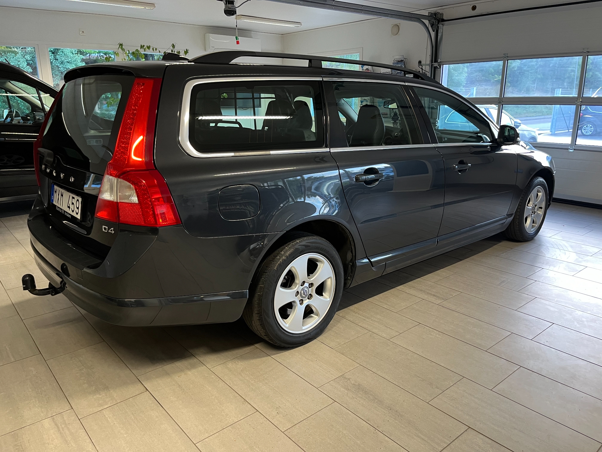 Volvo V70 D4 Momentum Euro 5 2013, kuva 4/10