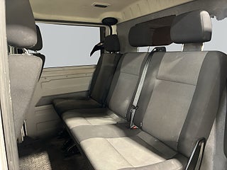 Volkswagen Transporter Kombi T32 2.0 TDI BMT Drag Kamera Värmare Navi S&V-däck
