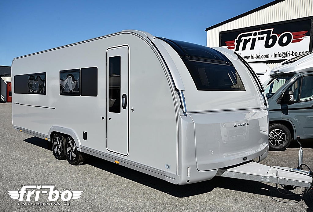 Adria Adria 663 HT Alpina, Queenbed