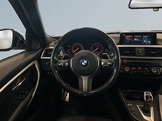 BMW 330i xDrive M Sport S&V-hjul/Hud/Pano/Skinn/H/K/A.d helljus