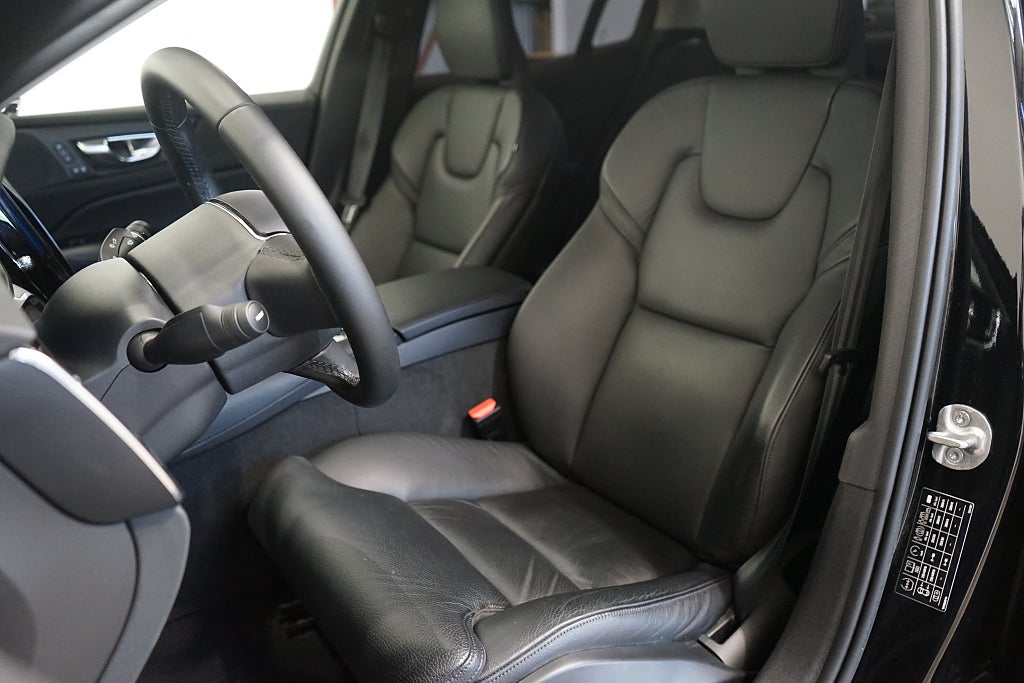 Volvo S60 Recharge T8 AWD Plus Dark 456hk