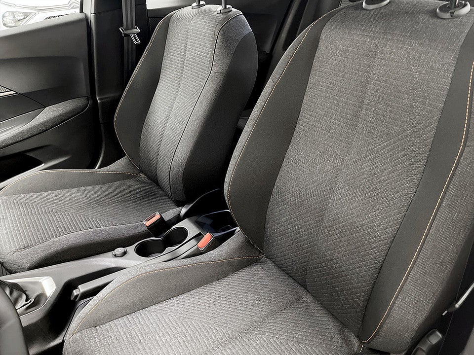 Bild på Peugeot 2008 Style Winter Edition 1.2 PT 100hk B-KAMERA NAVI