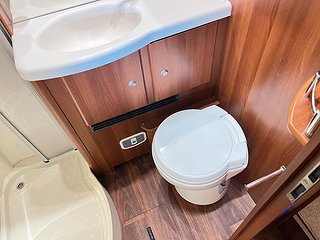 Husbil-integrerad Carthago CHIC E-LINE I 51 23 av 29