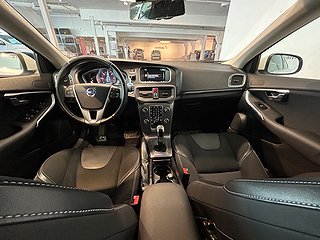 Volvo V40 D3 Momentum SoV/Dragkrok/P-sensorer/Nyservad/BT
