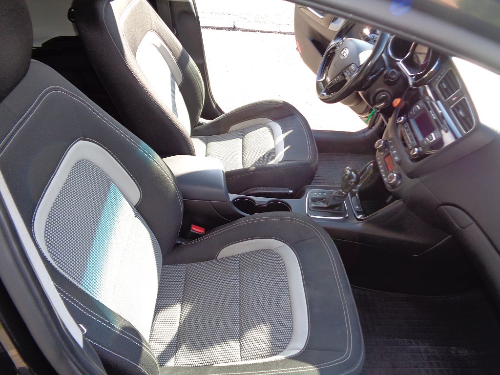 Kia cee'd_sw 1.6 CRDi Automatic, 128hp, 2014