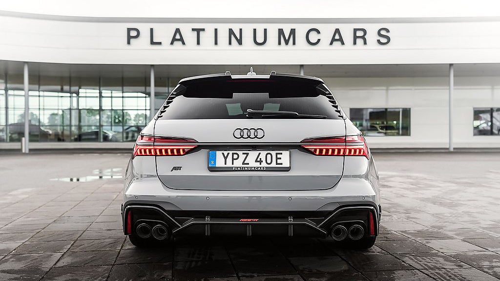 Den exklusiva RS6 har 140 mer hästkrafter än standardversionen. 