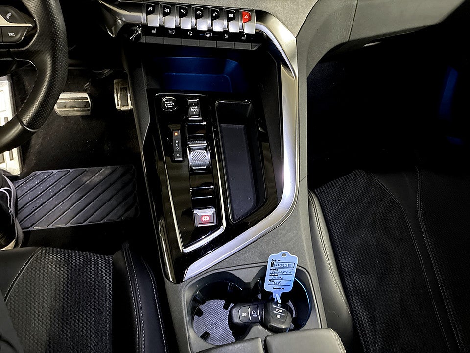 Bild på Peugeot 5008 GT 1.2 PT 130hk Aut 7-SITS B-KAMERA CARPLAY