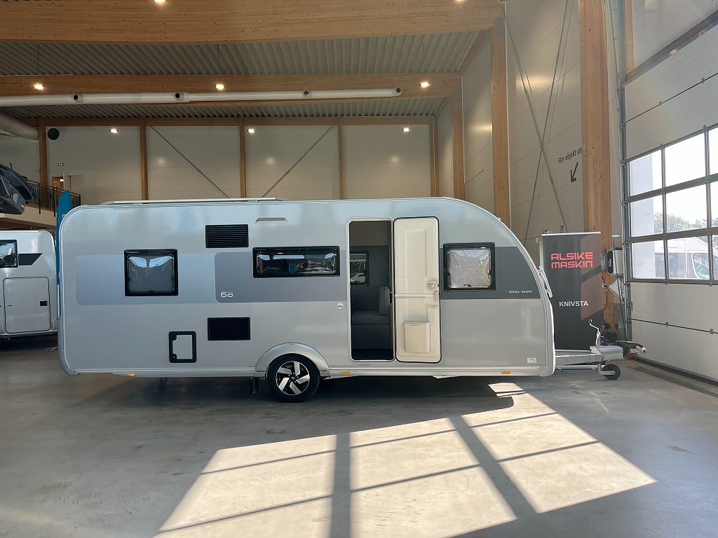 Adria Altea 552 PK / Barnkammare / 7 bäddar / 1695kr/månad - Adria