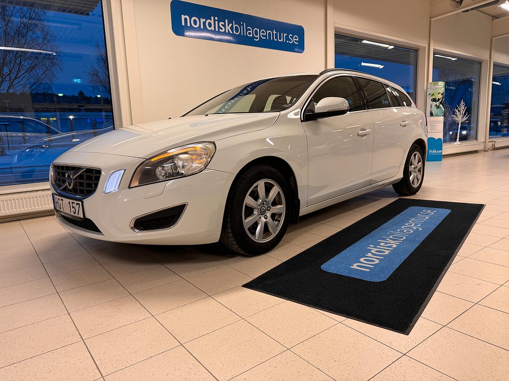 Volvo V60 D5 215hk Momentum Dragkrok *Nyservad* 3.95% ränta