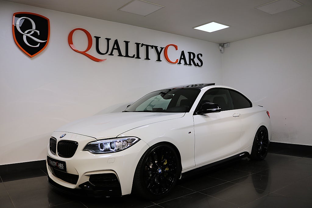 BMW M235 i Coupé Steptronic M-Performance / Taklucka / HK
