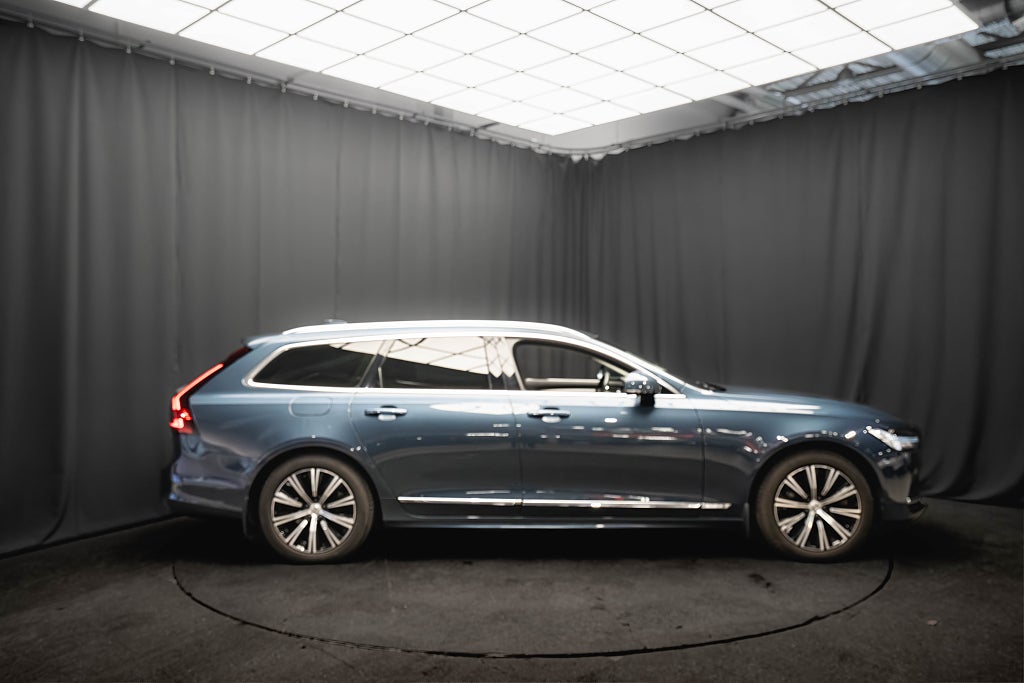 Volvo V90 Recharge II T6 AWD Inscription PANO LÄDER DRAG 360° H/K