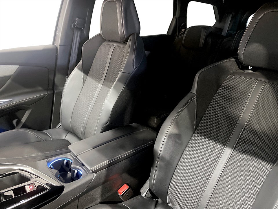 Bild på Peugeot 5008 GT 1.2 PT 130hk Aut 7-SITS B-KAMERA CARPLAY