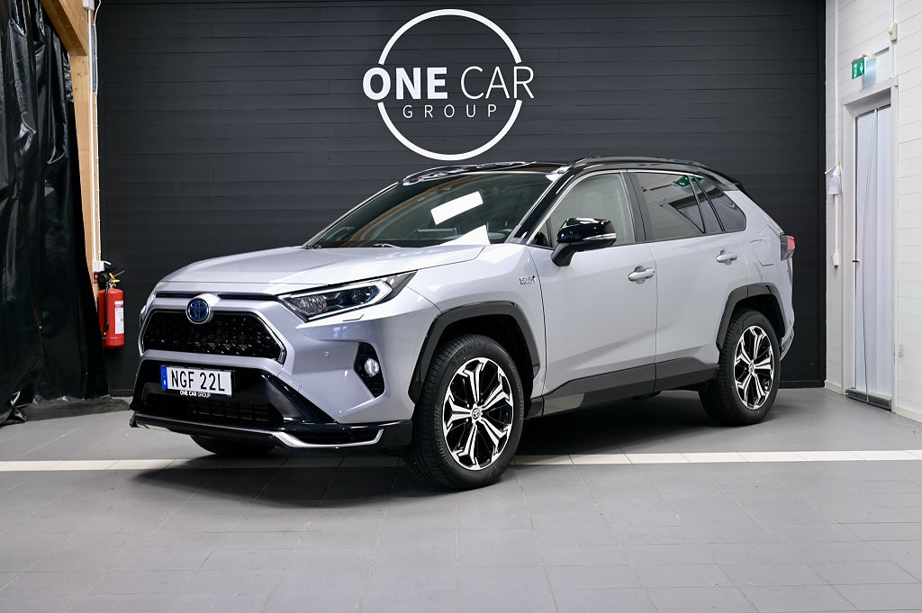 Toyota RAV4 Plug-in Hybrid E-CVT MOMS Panorama JBL 306hk