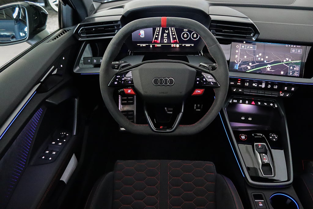 Audi RS3 Sedan RS-Skalstolar Kolfiber Pano Sonos HuD