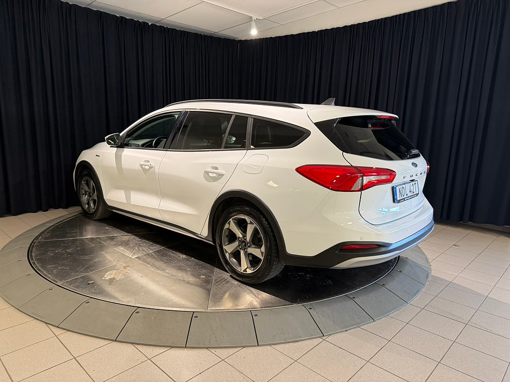 Ford Focus 2022 - miniatyr 4