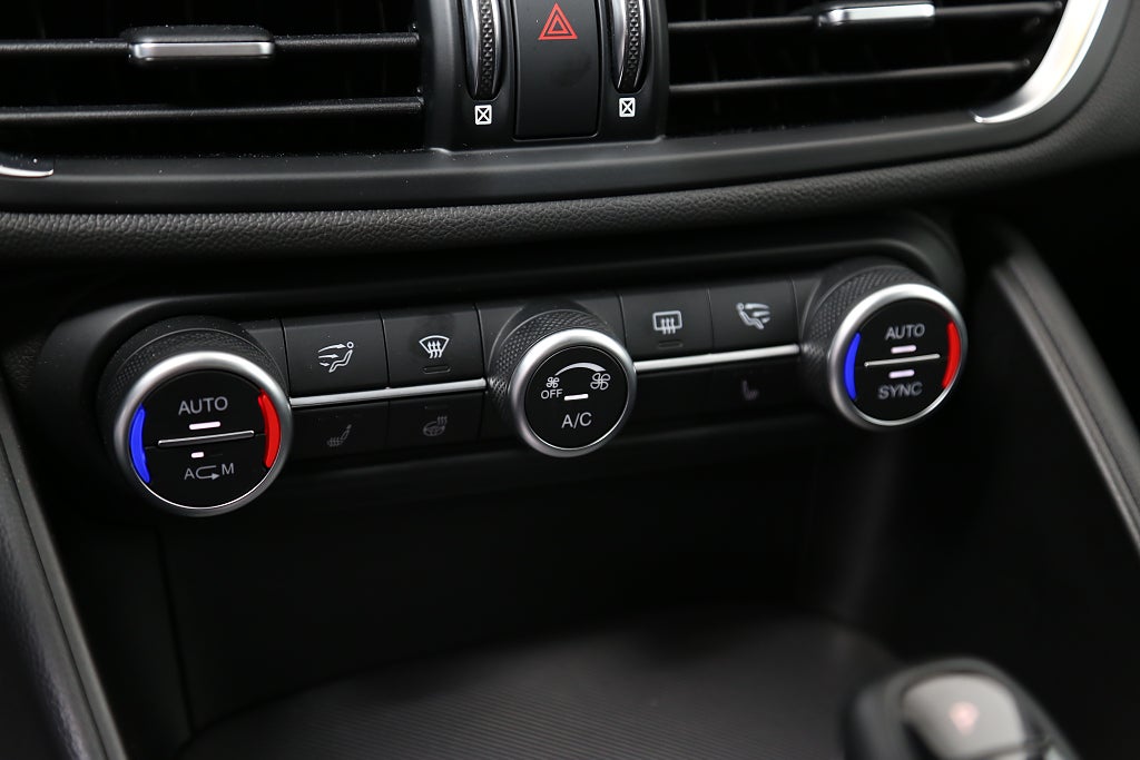 Alfa Romeo Giulia 2,0 Turbo 16V 280hk Q4 Veloce Drag Carplay B-Kamera 2018