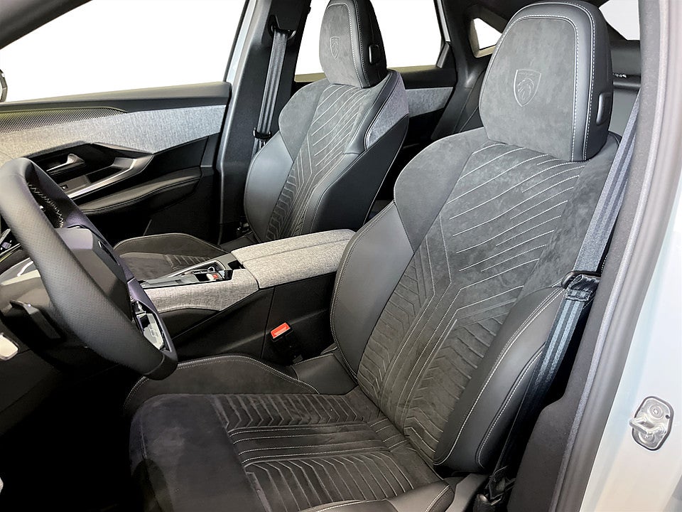 Bild på Peugeot E-3008 GT 214hk Aut KAMPANJRÄNTA 3,99%