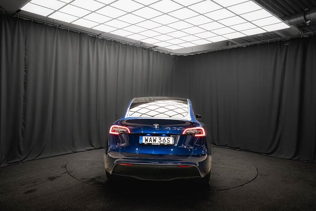 Tesla Model Y Long Range AWD 20'' DRAG PANO LÄDER 92.5%SoH 1-ÄGARE