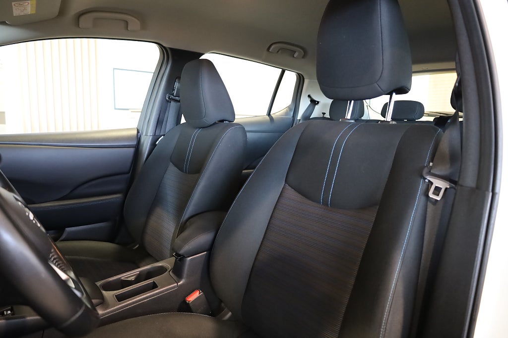 Nissan Leaf 40 kWh Acenta Kamera Navi Leasbar Rattvärme Carplay 2022