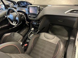 Peugeot 2008 1.2 SoV-däck/MoK-värm/Drag/Pano/1 Ägare/Lågskat
