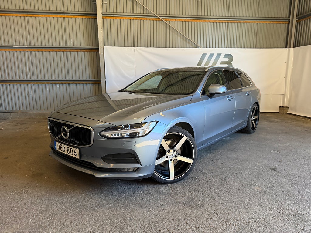 Volvo V90 D4 AWD Geartronic Momentum Värmare Navi Dragkrok Skinn 