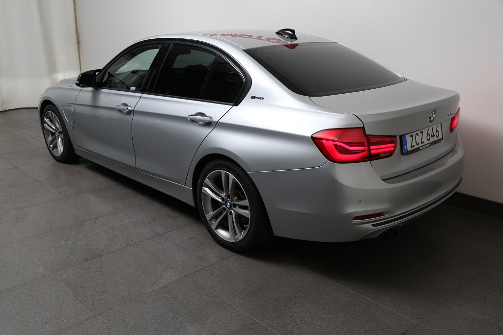 BMW 330e Sport line Sedan 252hk | Navi | Hi-Fi | P-Sen | BT | 2018