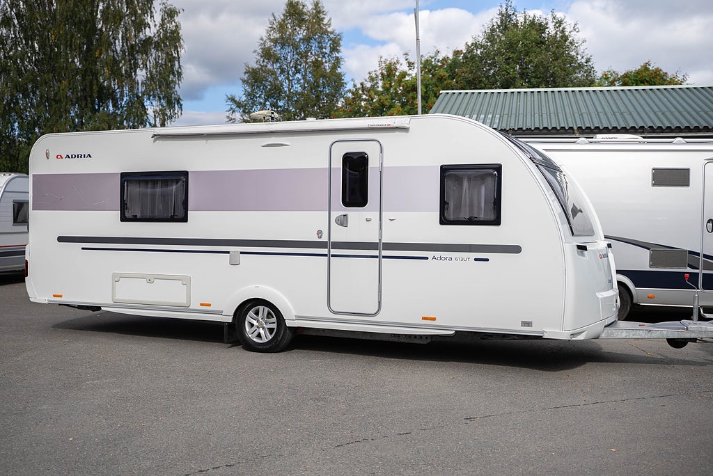 Adria Adora 613 UT *Alde / Queenbed / Solcell*