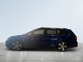 Volkswagen Golf R 2.0 TSI BMT 4Motion Mvärme Panorama S&V-däck Bkamera – bild 4