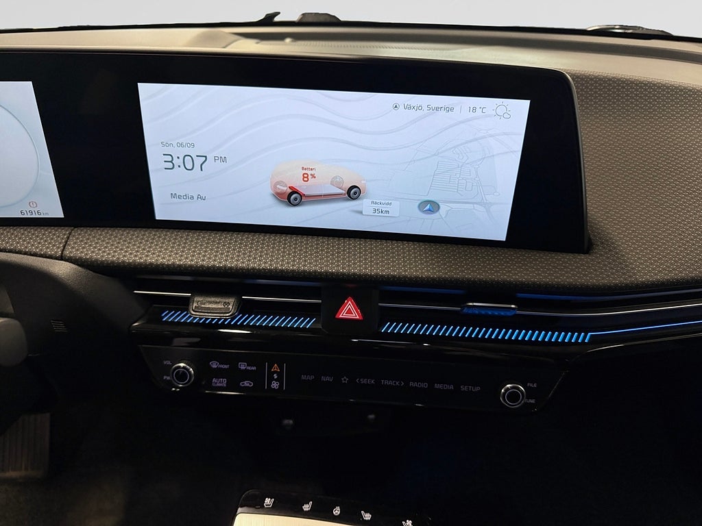 Kia EV6 77.4 kWh AWD 325hk Plus Dragkrok 360-Kamera Läder Navi bild 12