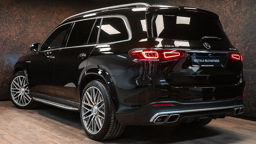 Mercedesen har en fyrliters V8-motor som genererar 612 hästkrafter och 850 Nm. 