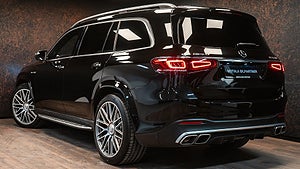 Mercedesen har en fyrliters V8-motor som genererar 612 hästkrafter och 850 Nm. 