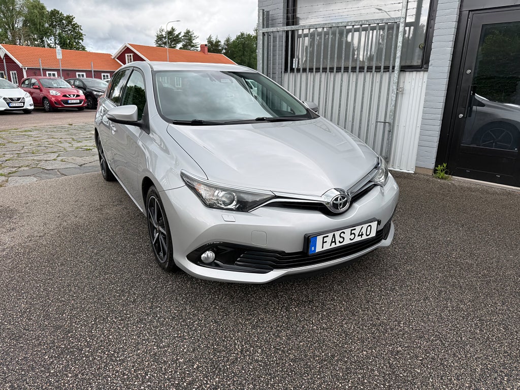 Toyota Auris 1.2T 116HK 5-D INTENSE EDITION / VÄRMARE