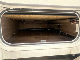 Husbil-integrerad Kabe TM IMPERIAL 910 T 10 av 38