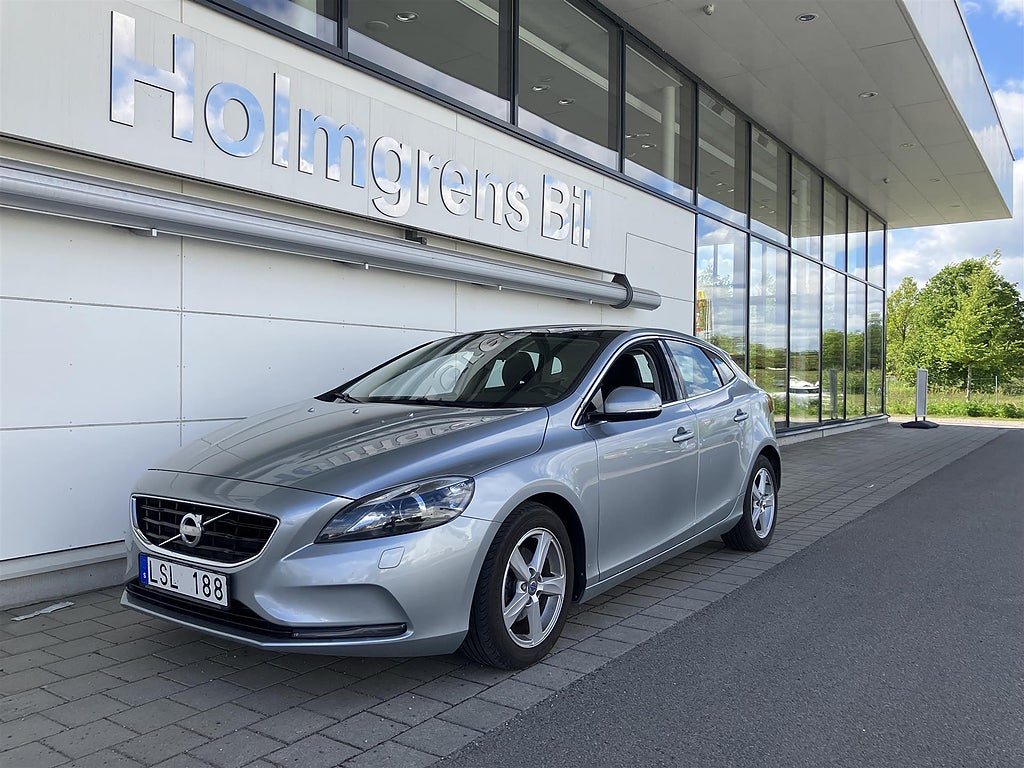 Volvo V40 D2 Momentum Panorama Kamera Drag Värmare