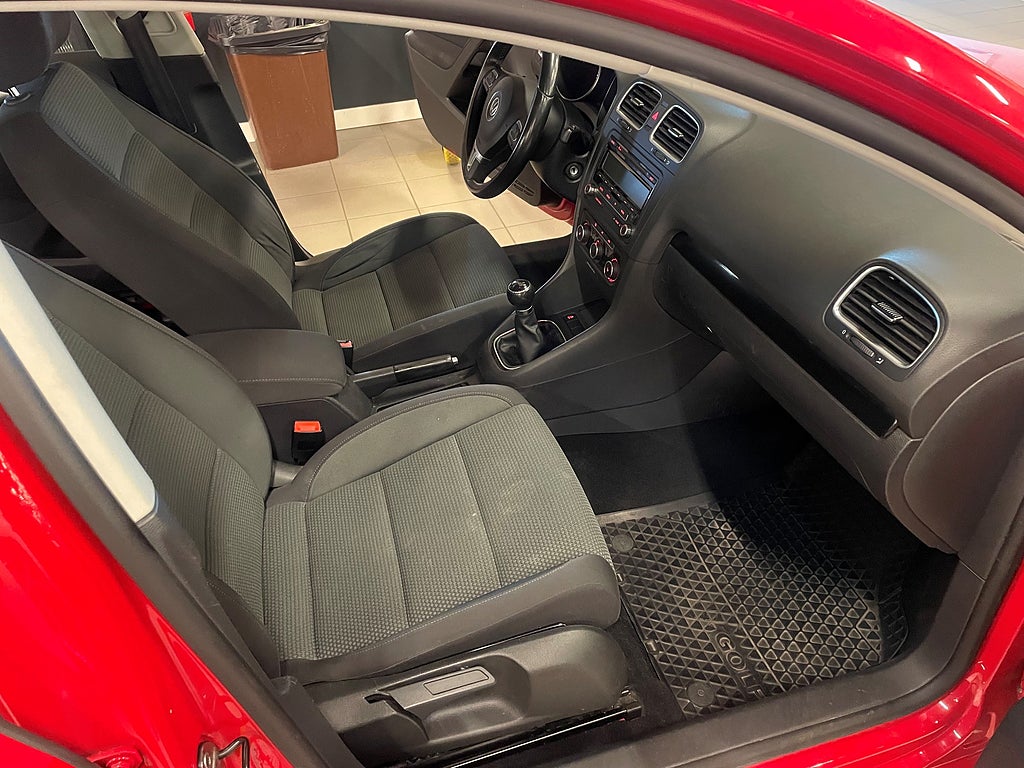 Volkswagen Golf 1,6 Nybesiktigad