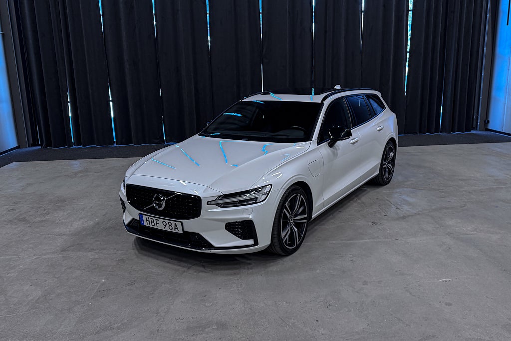 Volvo V60 Recharge T6 AWD R-Design|Pano|H/K|360°|HUD|