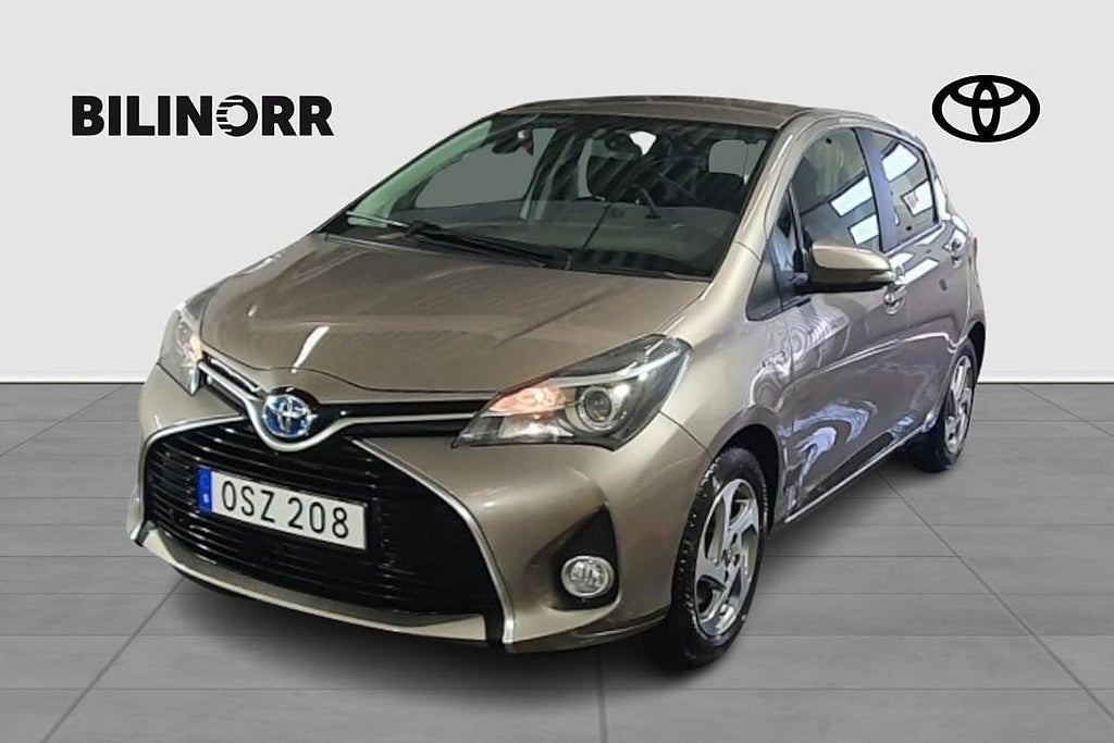 Toyota Yaris 1,5 HSD 5-D HYBRID ACTIVE V-HJUL