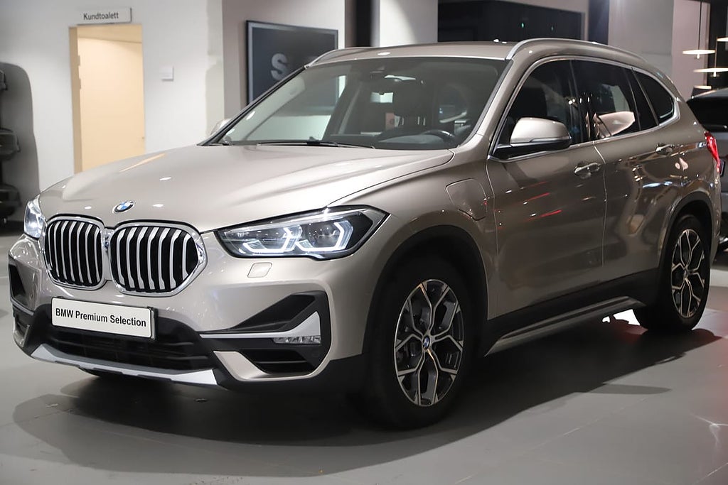 BMW X1 xDrive 25e / Sportstolar / HUD / Backkamera