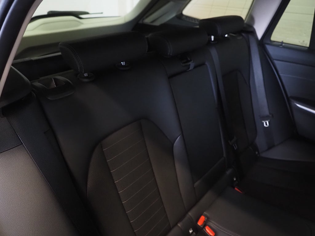 BMW 330e Plug-in Touring 292hk Sport Line | Drag | Navi | 2021