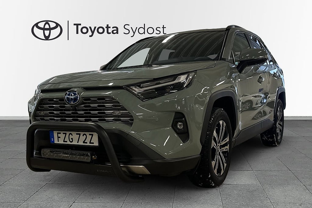 Toyota RAV4 Hybrid AWD-i E-CVT Executive Premiumpaket & JBL 222hk, Frontbåge
