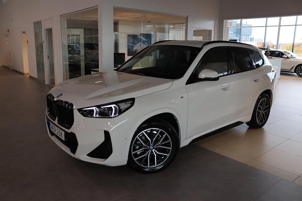 BMW iX1 xDrive30 M-Sport Navi Premium Drag Adaptiva LED Keyless Leasebar