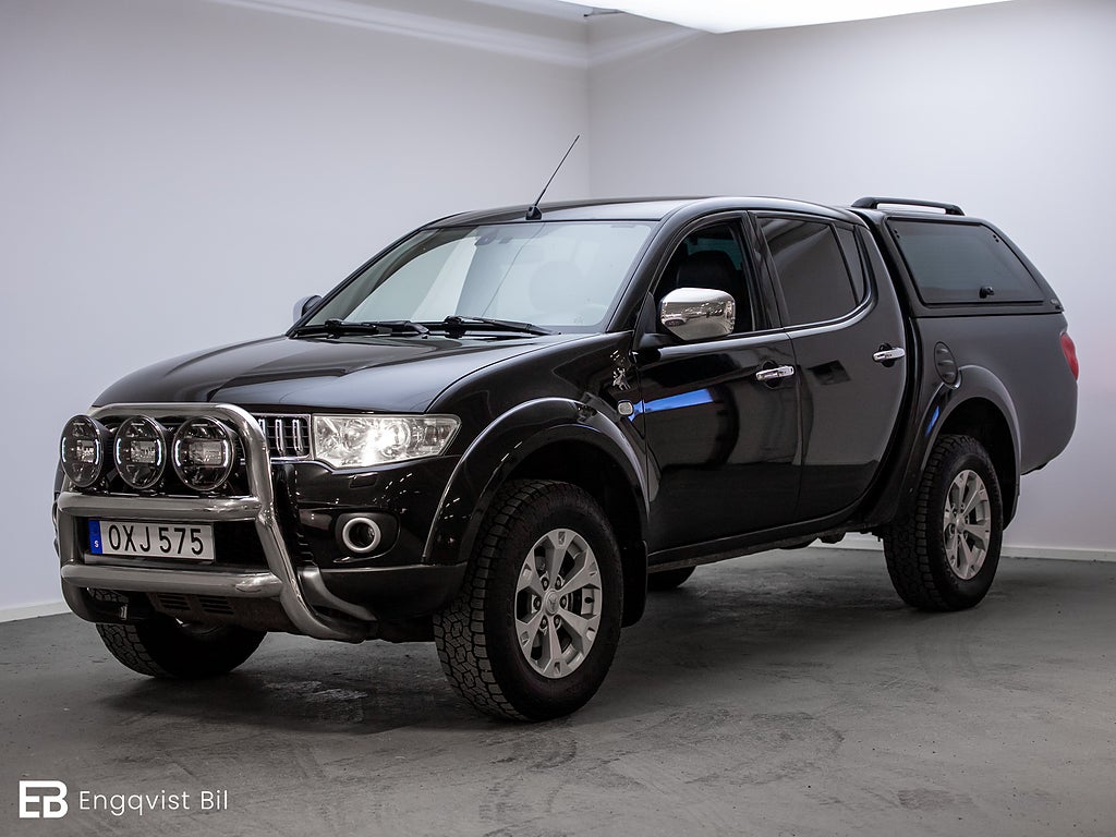 Mitsubishi L200 Dubbelhytt 2.5 4x4 / DIESELVÄRMARE / DRAG / KÅPA / AUT