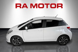 Halvkombi Toyota Yaris 9 av 39