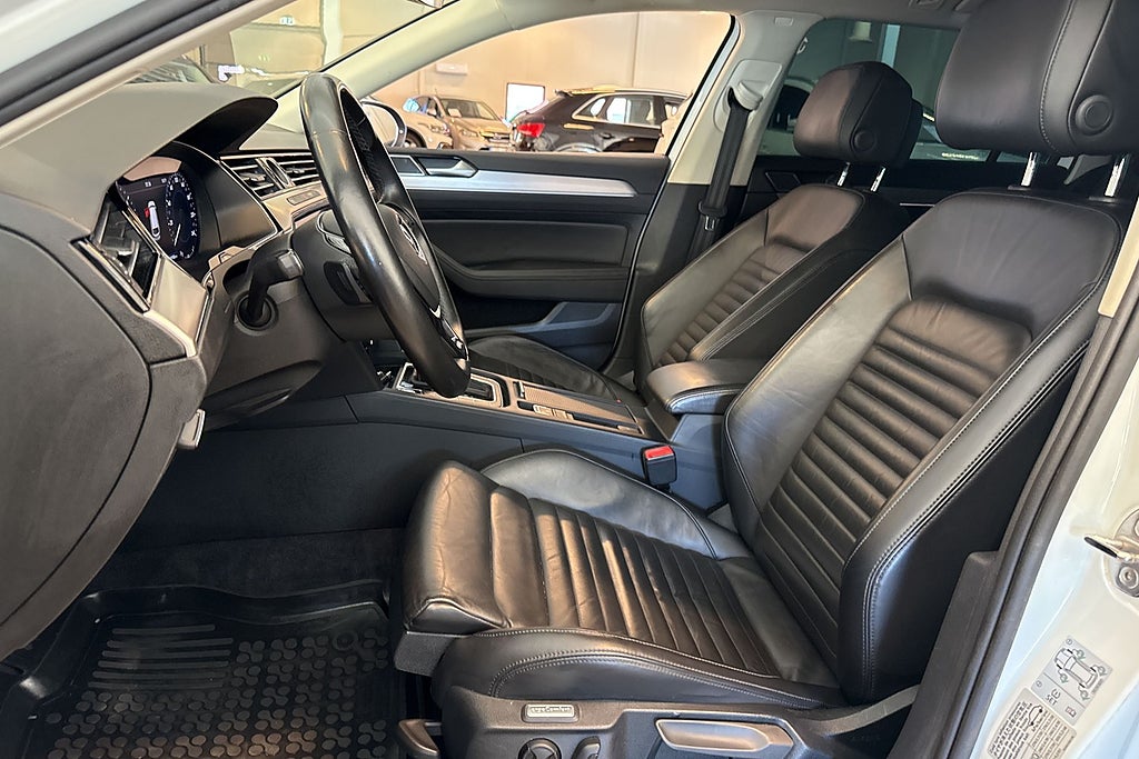 Volkswagen Passat Sportscombi 2.0 TDI 4Motion GT Drag Värmare Kamera V-hj miniatyr 12