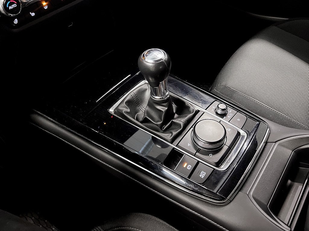 Bild på Mazda CX-30 2.0 Sky 150hk - B-KAMERA, RATTVÄRME