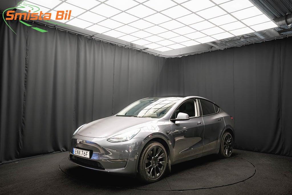 Tesla Model Y Long Range AWD 20'' PANO METALLICLACK 90%SoH LÄDER MOMS